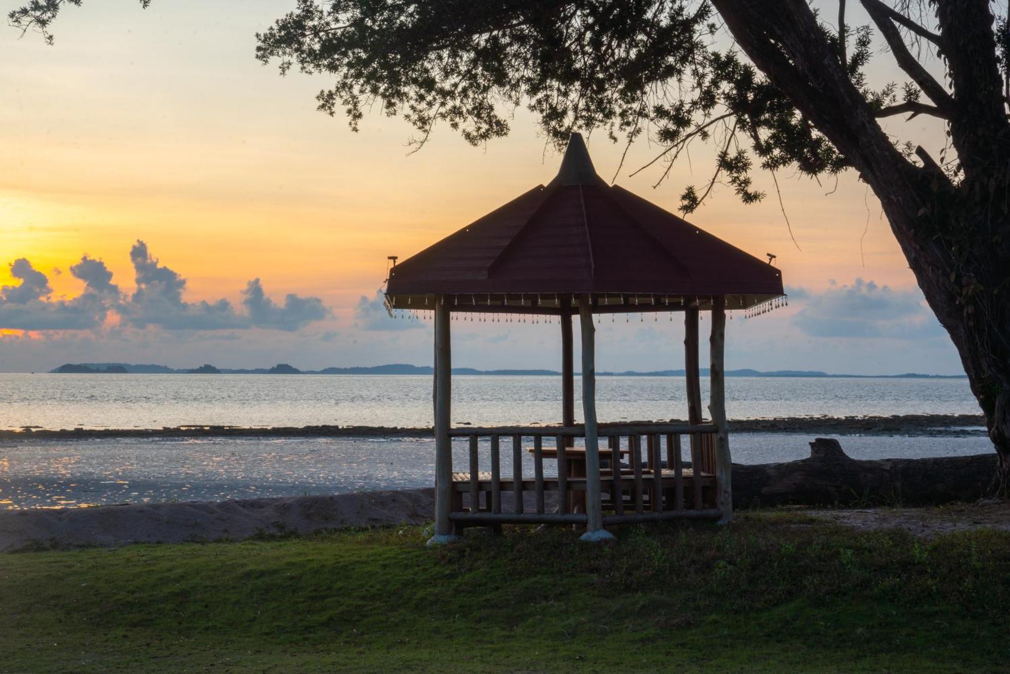 Kepri Coral Resort Galang Island Exterior photo